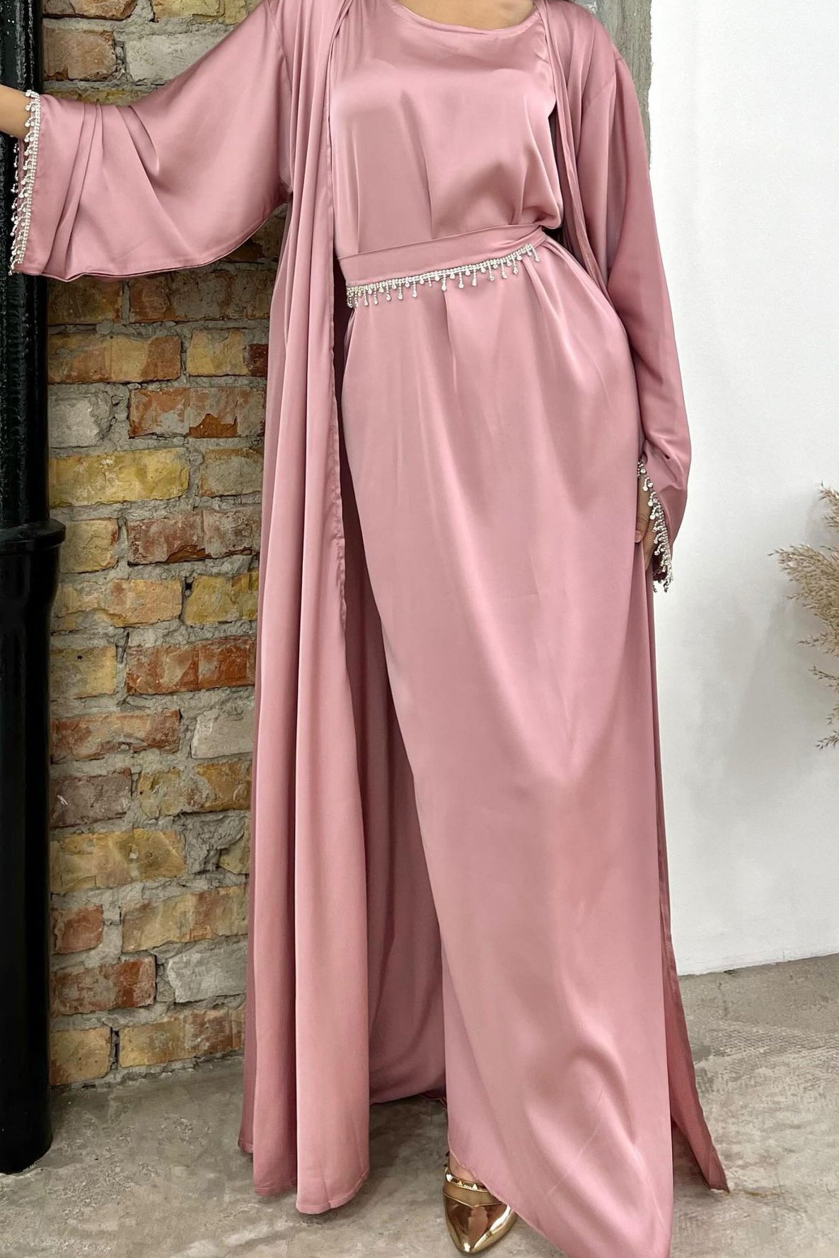 Luna 2PCS Crystal Beads Sleeves Satin Abaya Set with Crystal Chain - Pink